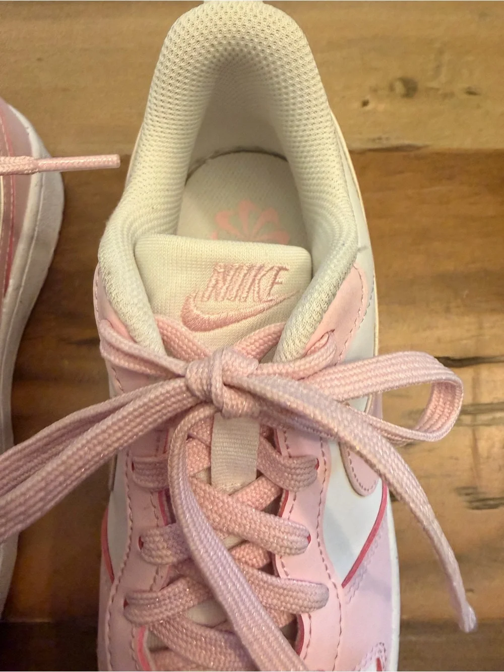 Nike - kids court borough low